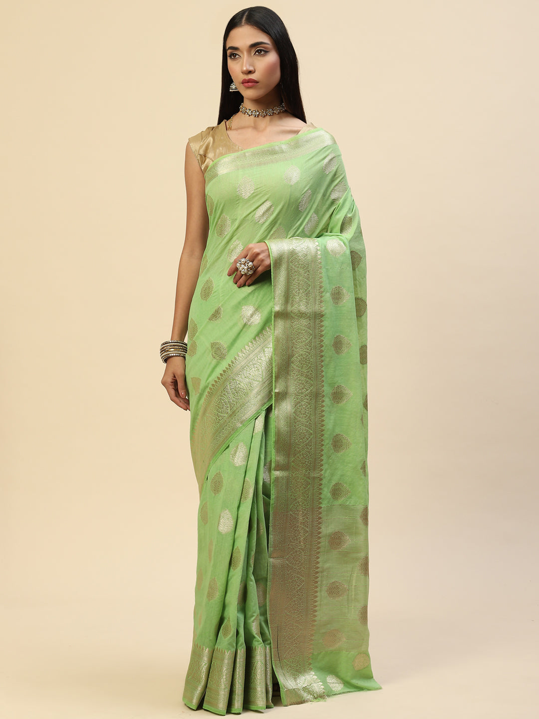 Zari Border Booti Handloom Woven Saree