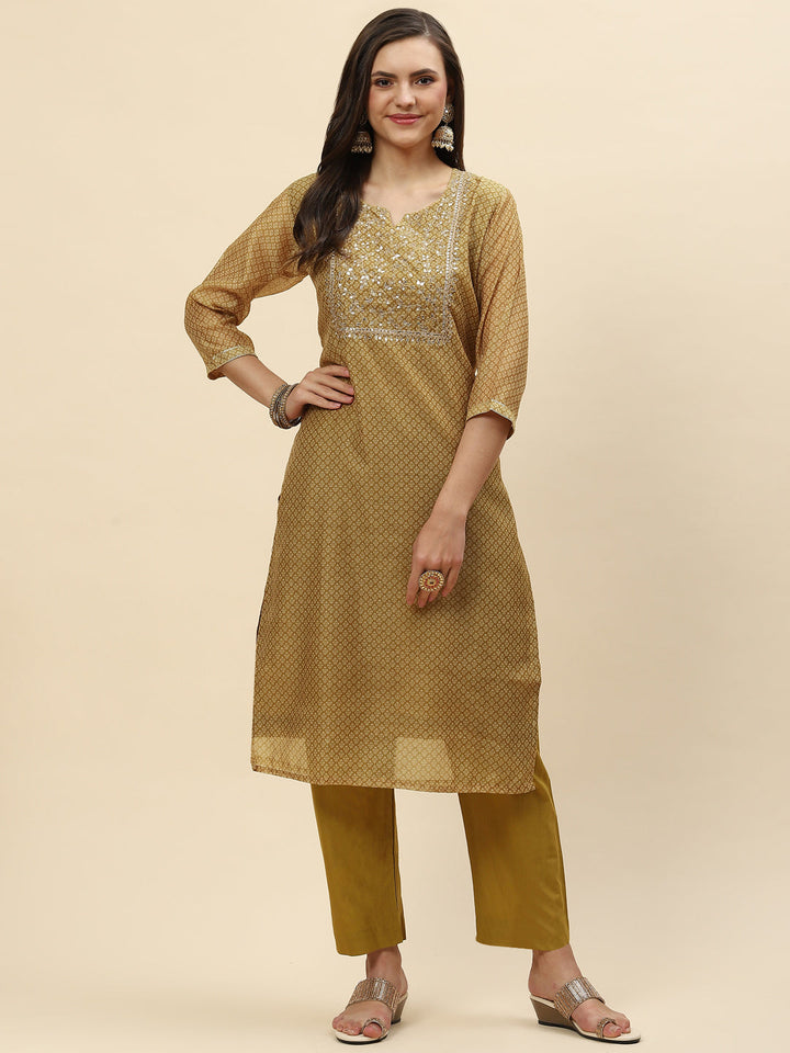 Neck Embroidered &amp; Floral Printed Chanderi Kurta With Pants