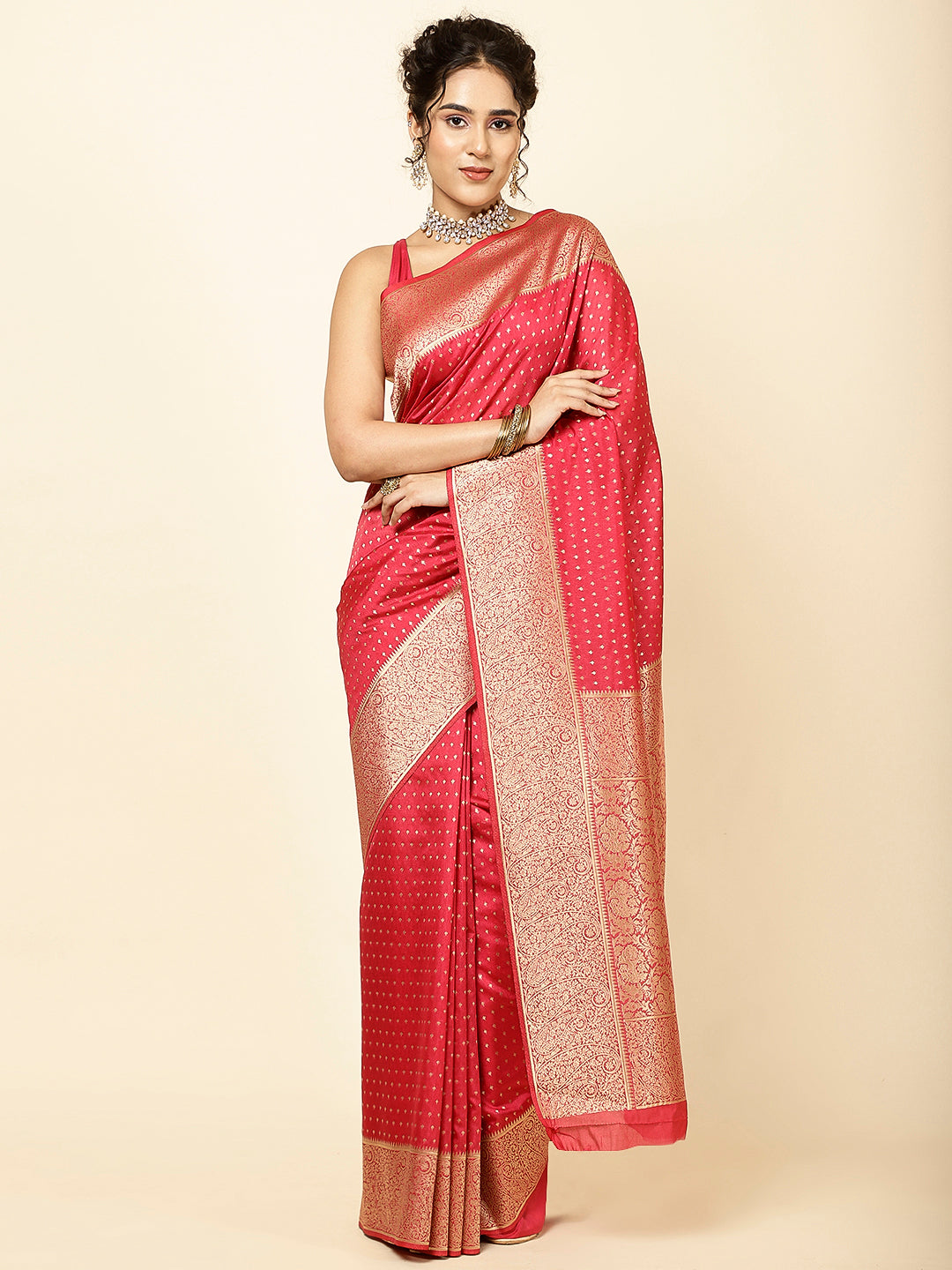 Zari Border Booti Woven Handloom Saree
