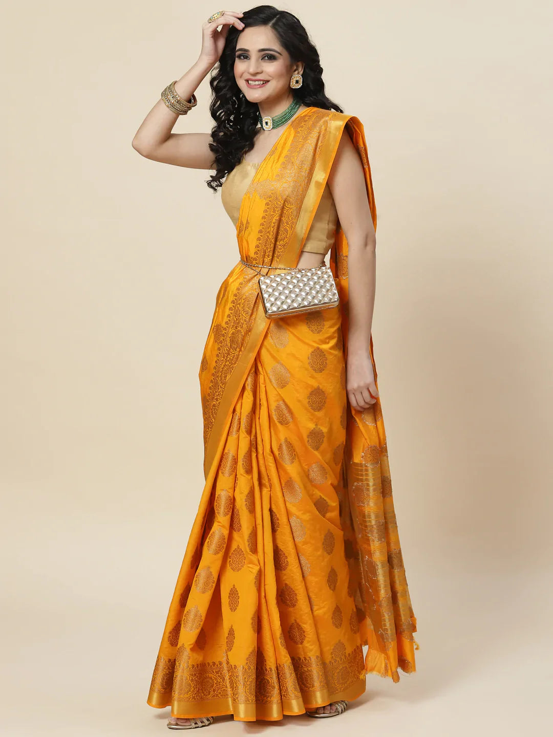 Zari Border Booti Handloom Woven Saree