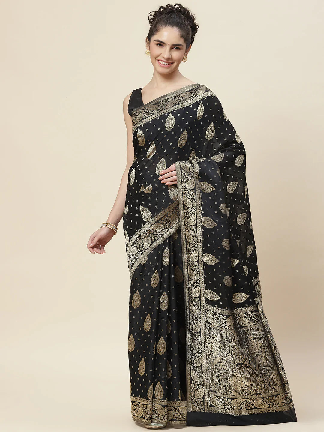 Zari Booti Crepe Plain Saree