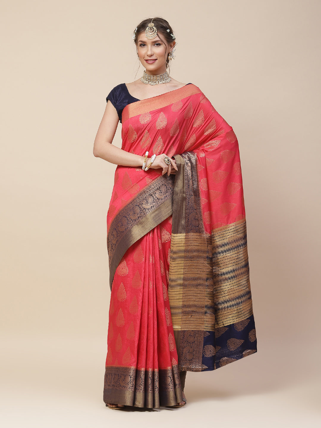 Zari Border Booti Art Handloom Woven Saree