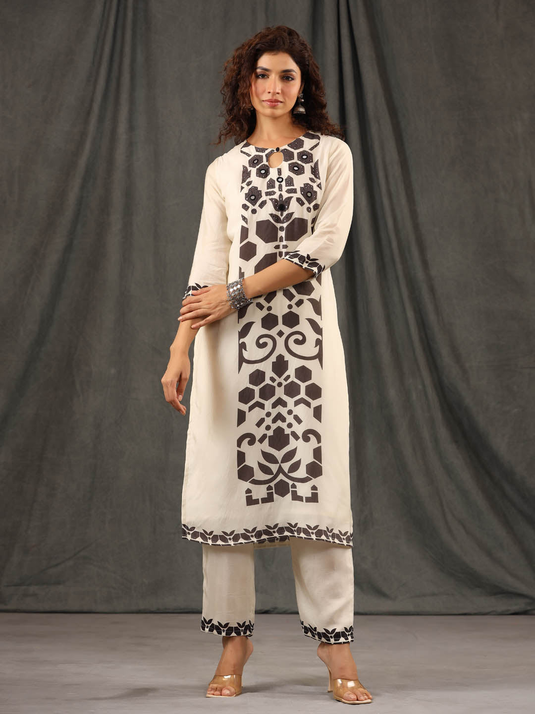 Neck Embroidered Muslin Kurta With Pants