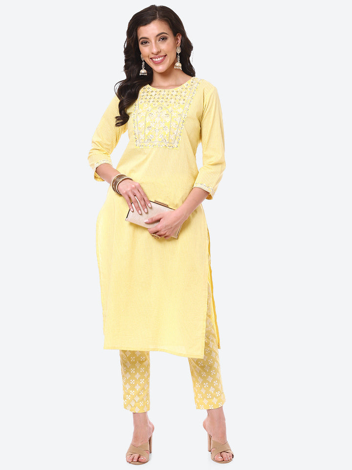 Zari Embroidered Yoke Printed Cotton Kurta With Pant