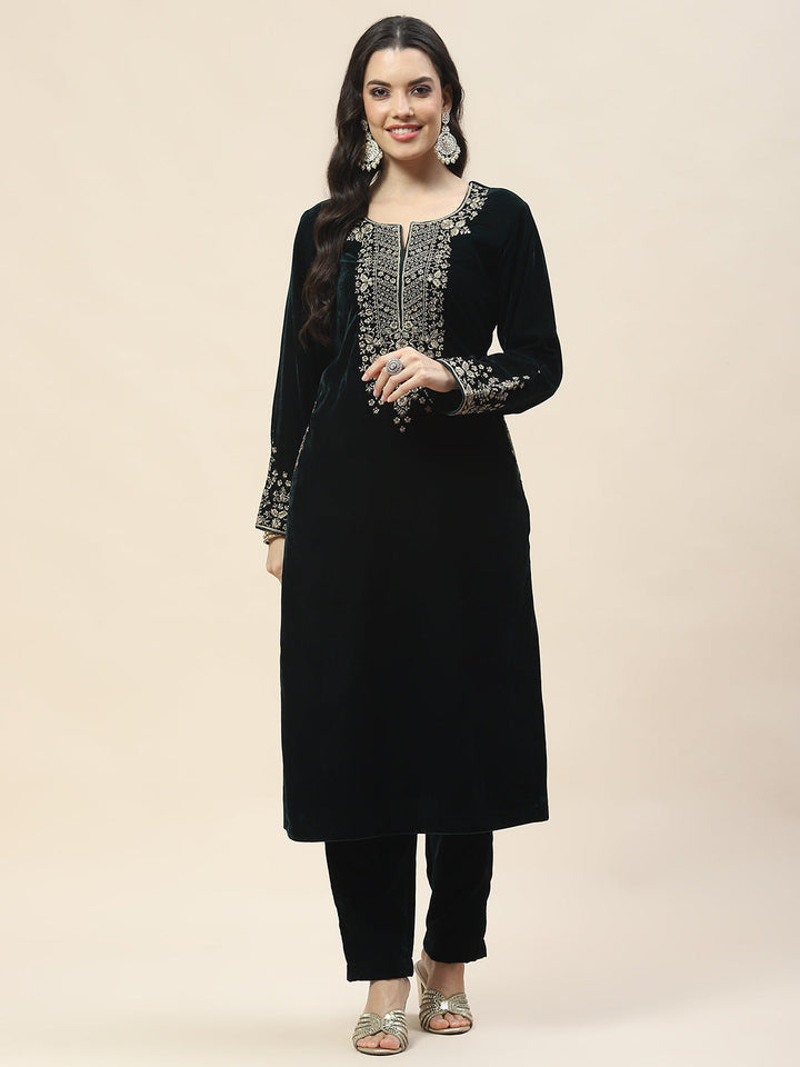 Neck Embroidered Velvet Kurta With Pants