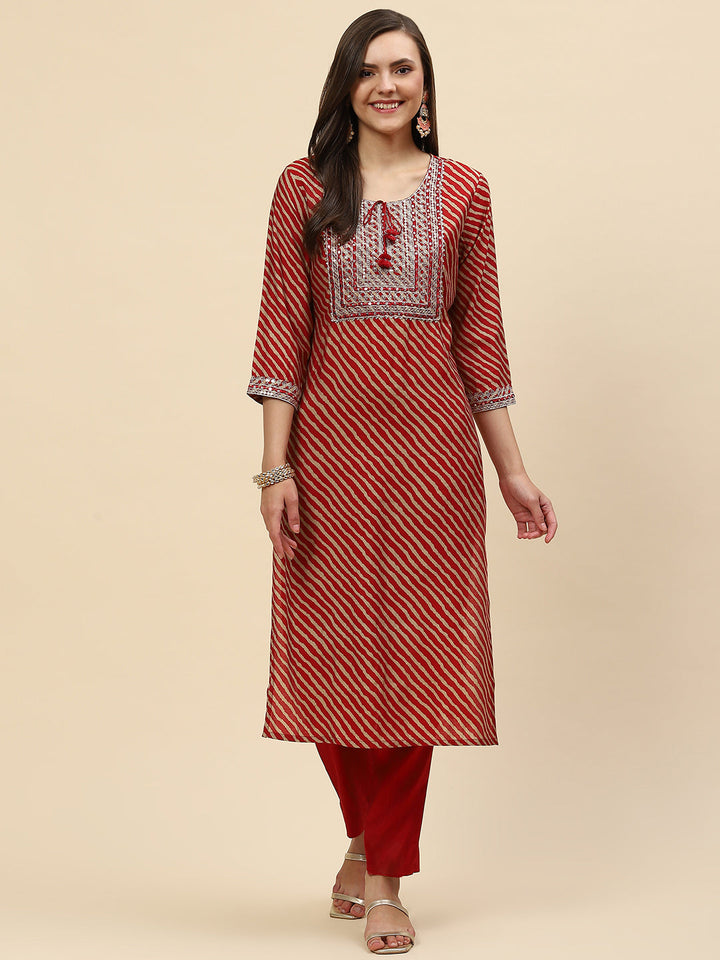 Neck Embroidered &amp; Lehriya Muslin Kurta With Pants