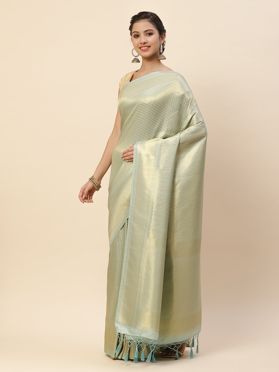 Plain Zari Border Art Handloom Woven Saree