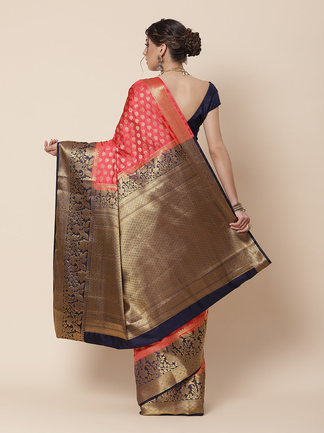 Zari Border Booti Work Art Handloom Woven Saree