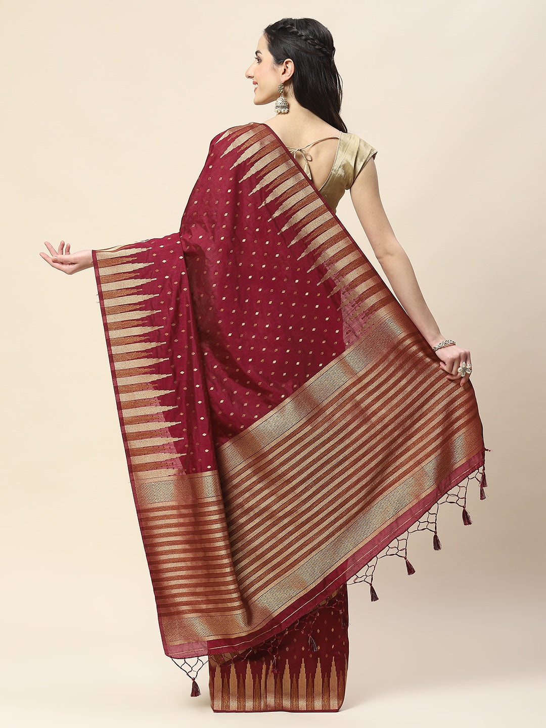Zari Border Booti Woven Handloom Saree