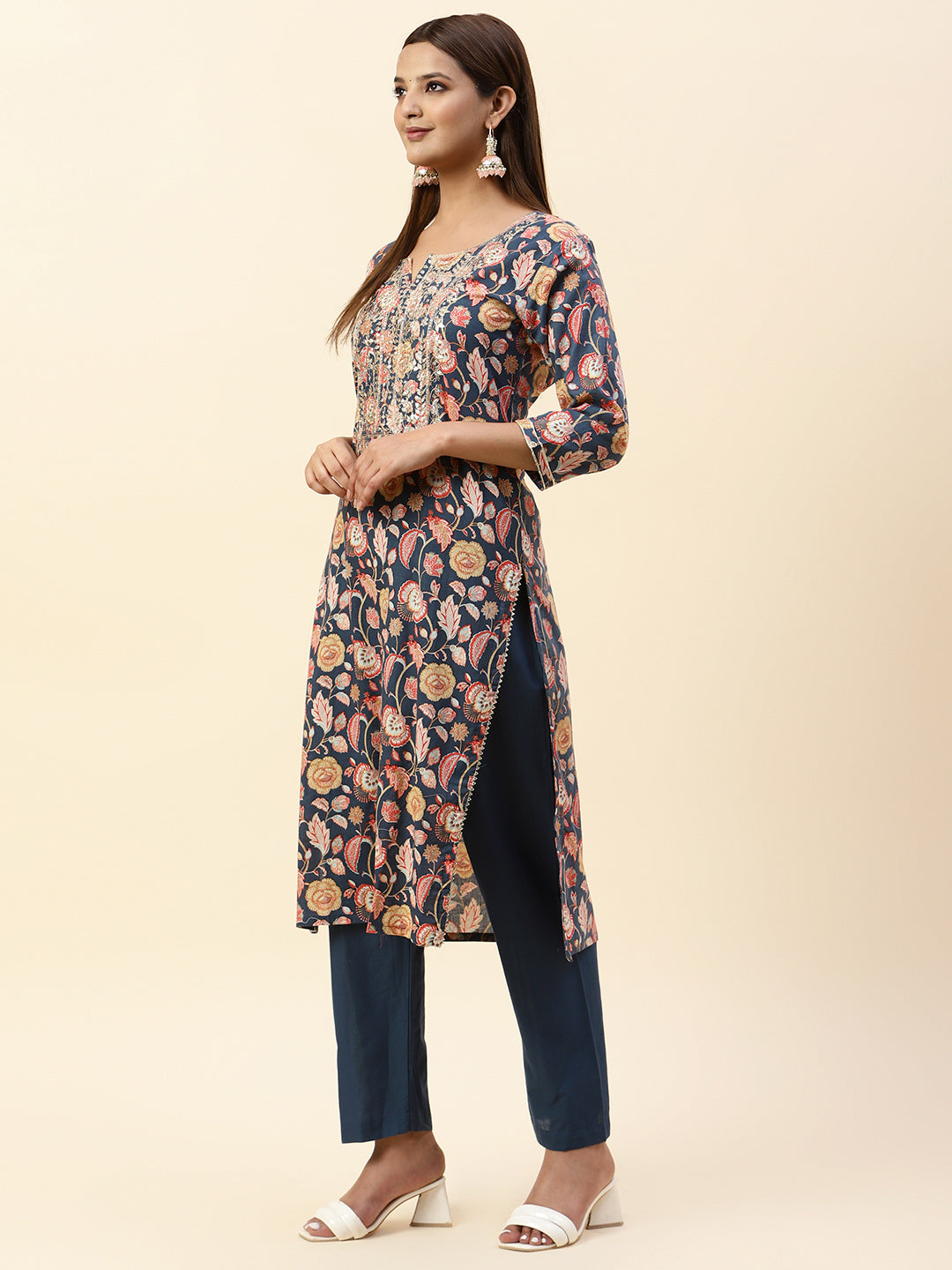 Printed &amp; Neck Embroidered Muslin Kurta With Pants