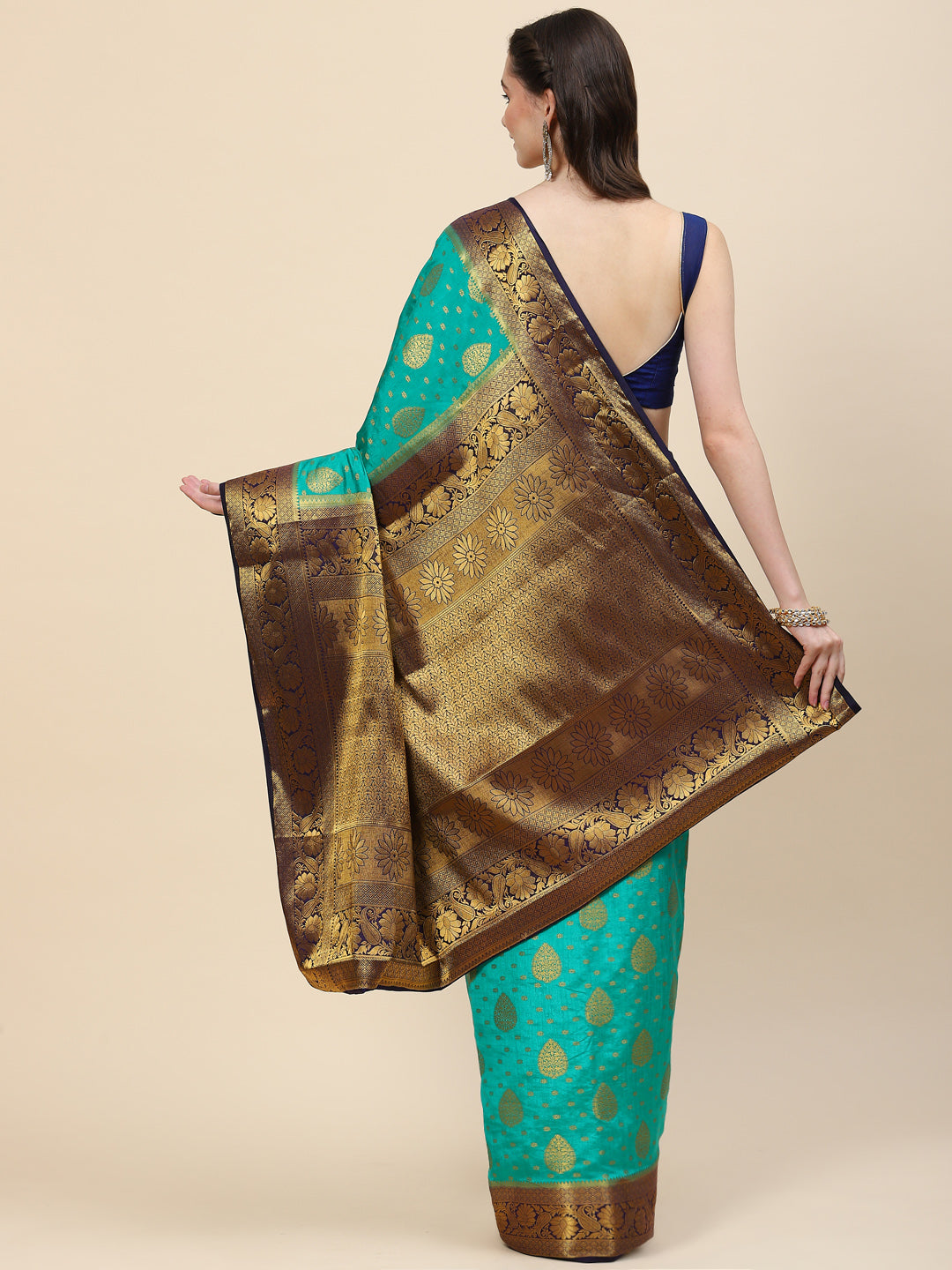 Zari Border Booti Handloom Woven Saree