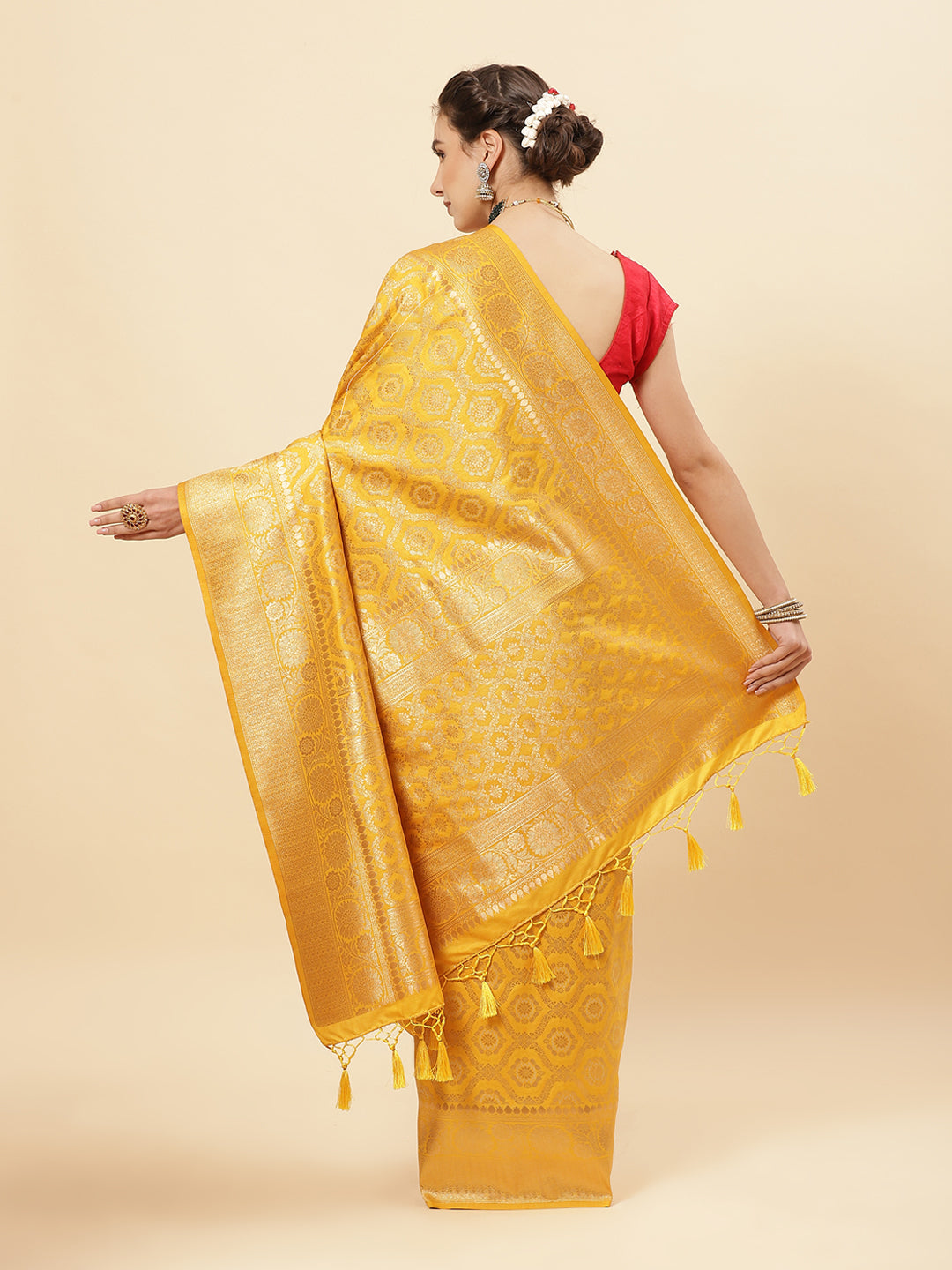 Bandhez Art Handloom Saree with Zari Border