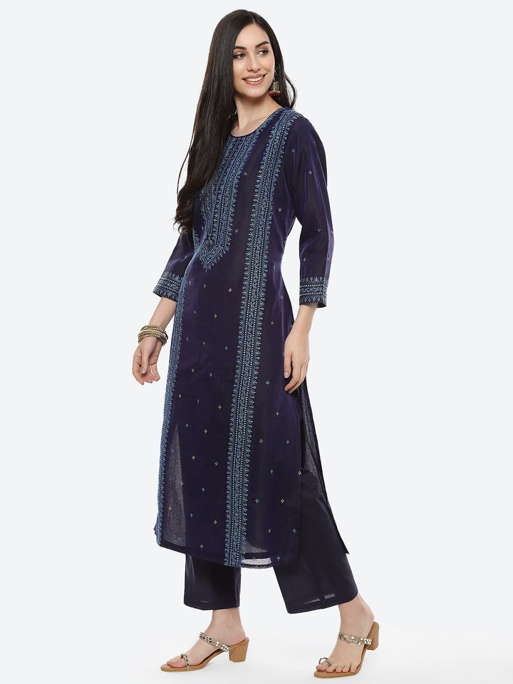 Resham Neck Jaal Chanderi Kurti With Pant
