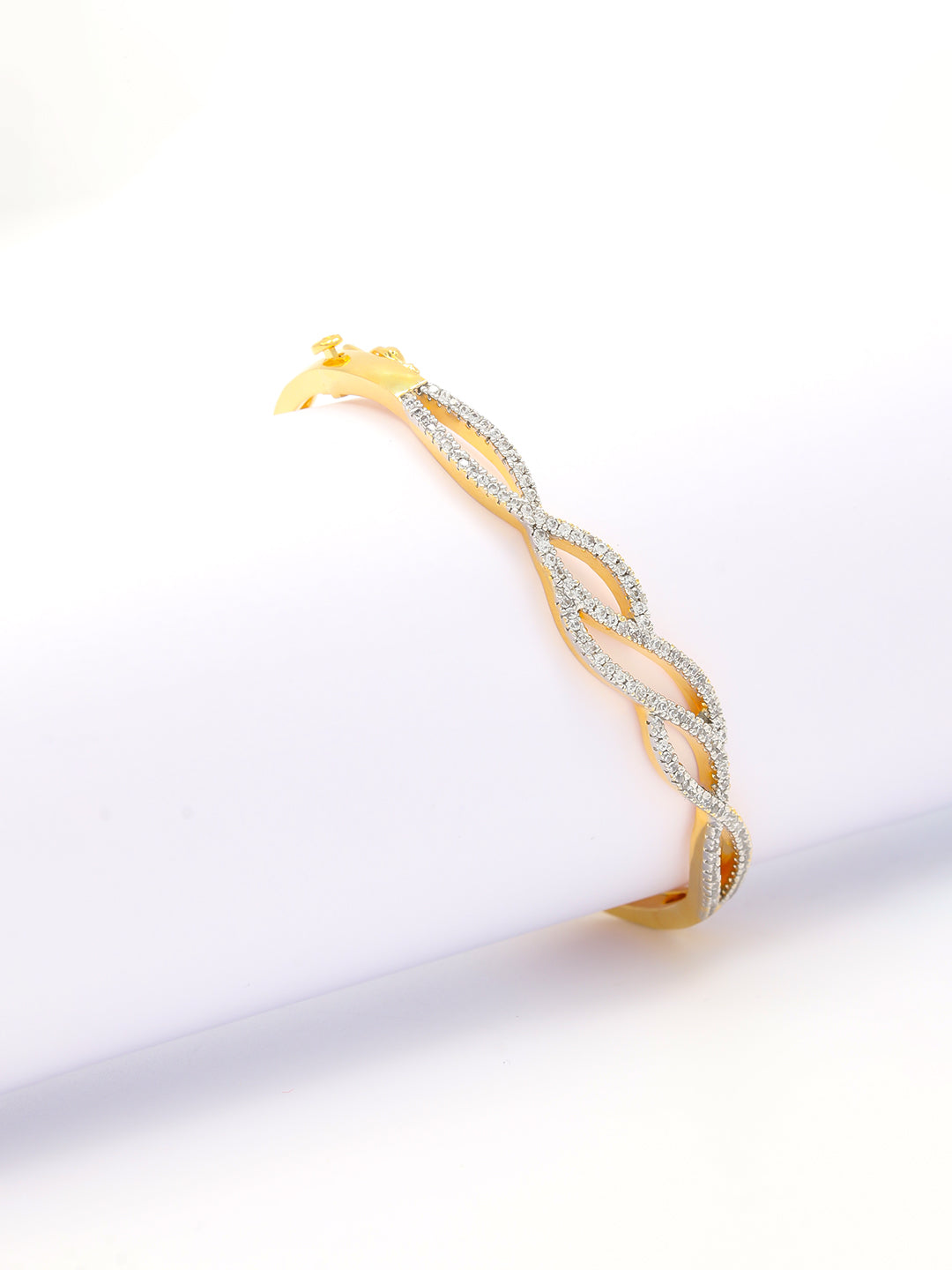 BRACELET (JEWELRY)