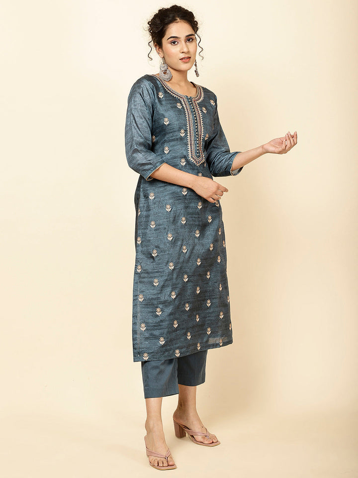 Embroidered Tussar Kurta With Pants &amp; Dupatta