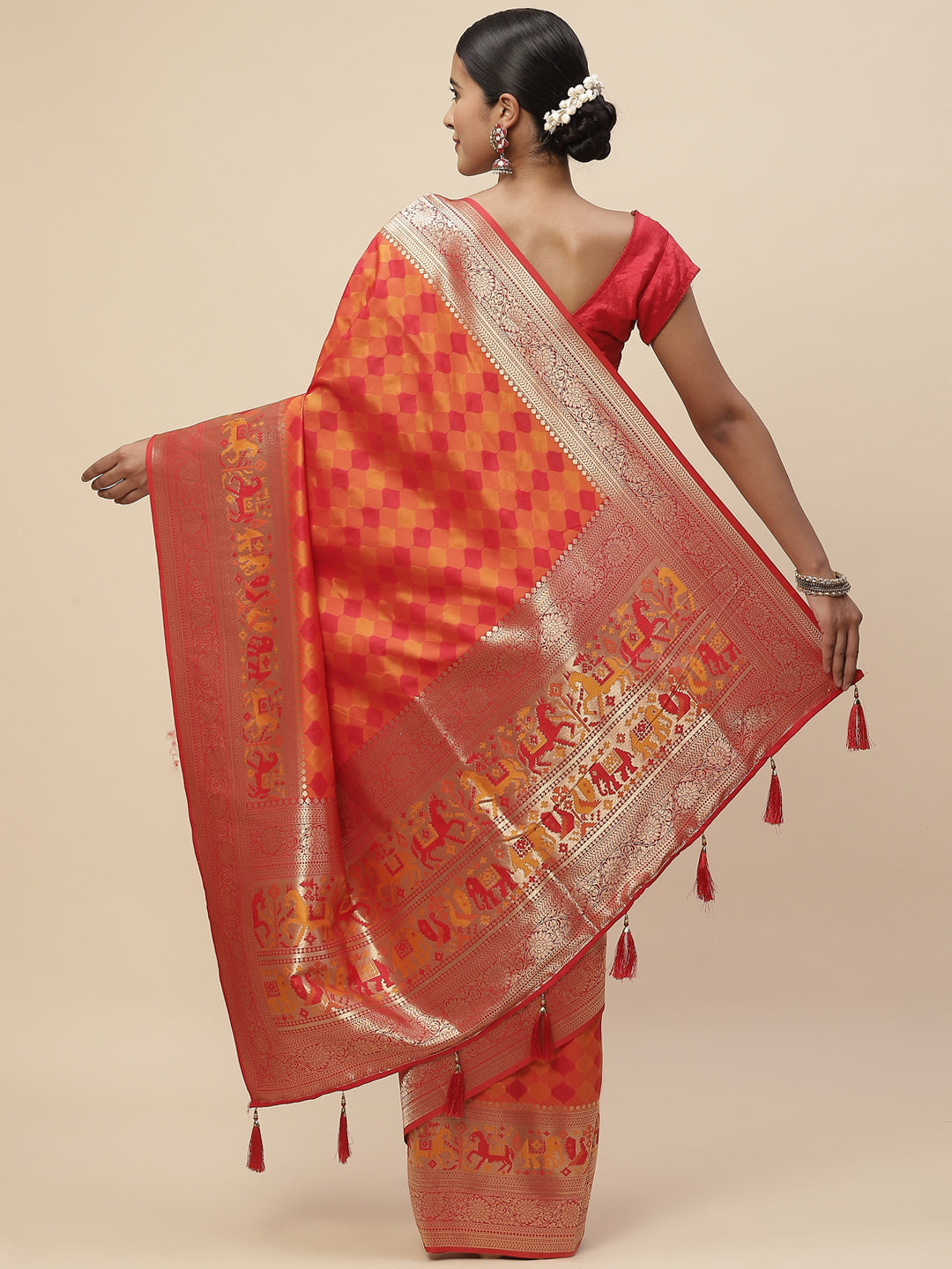 Zari Border Handloom Woven Saree