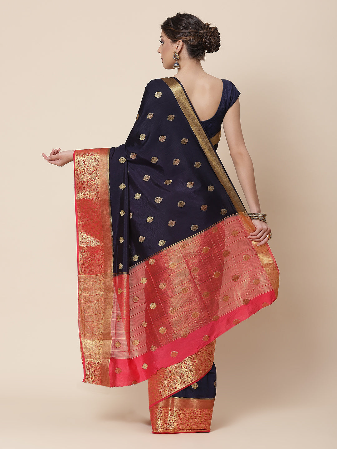 Zari Border Booti Art Handloom Woven Saree