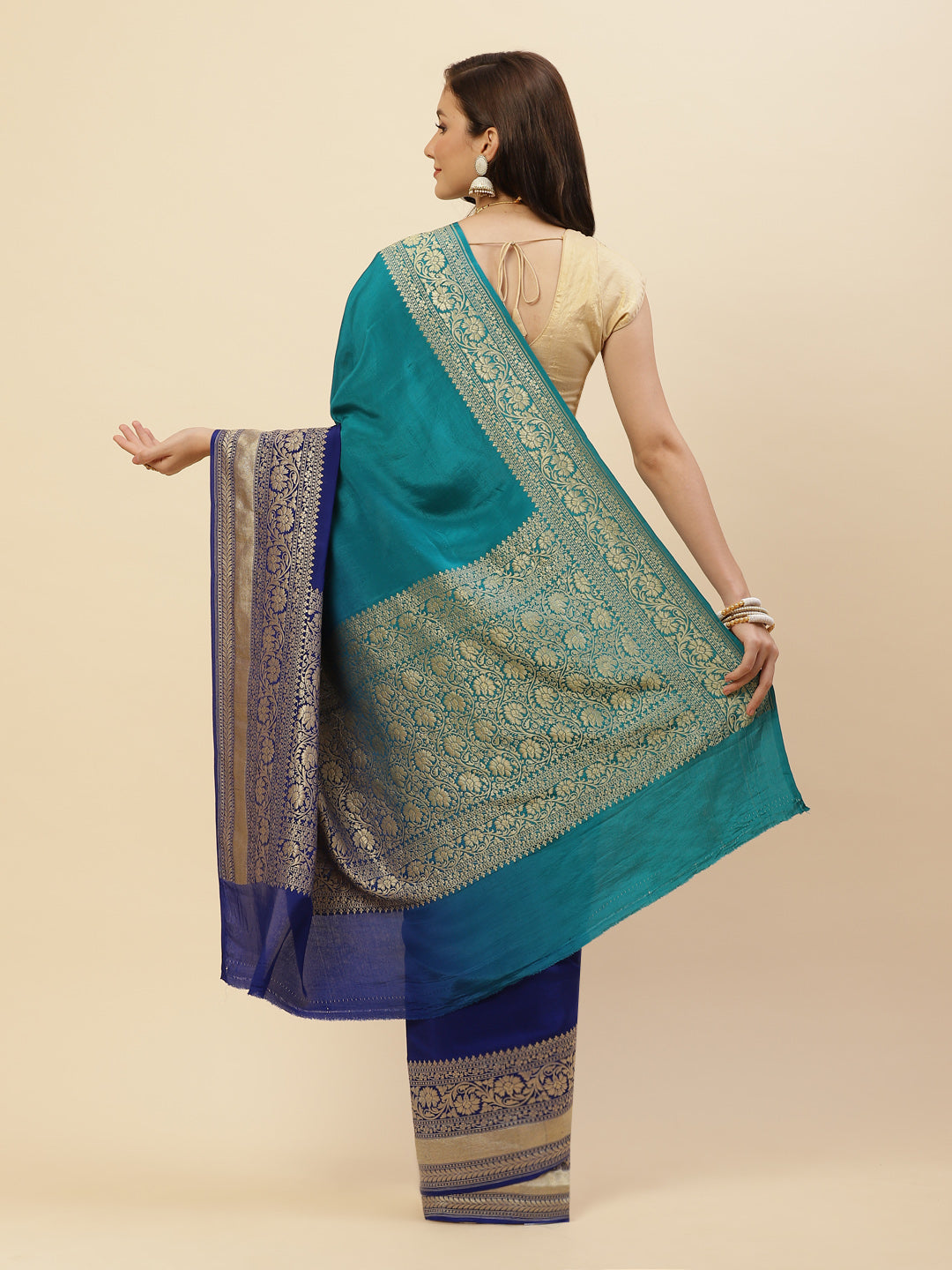 Plain Zari Border Crepe Woven Saree