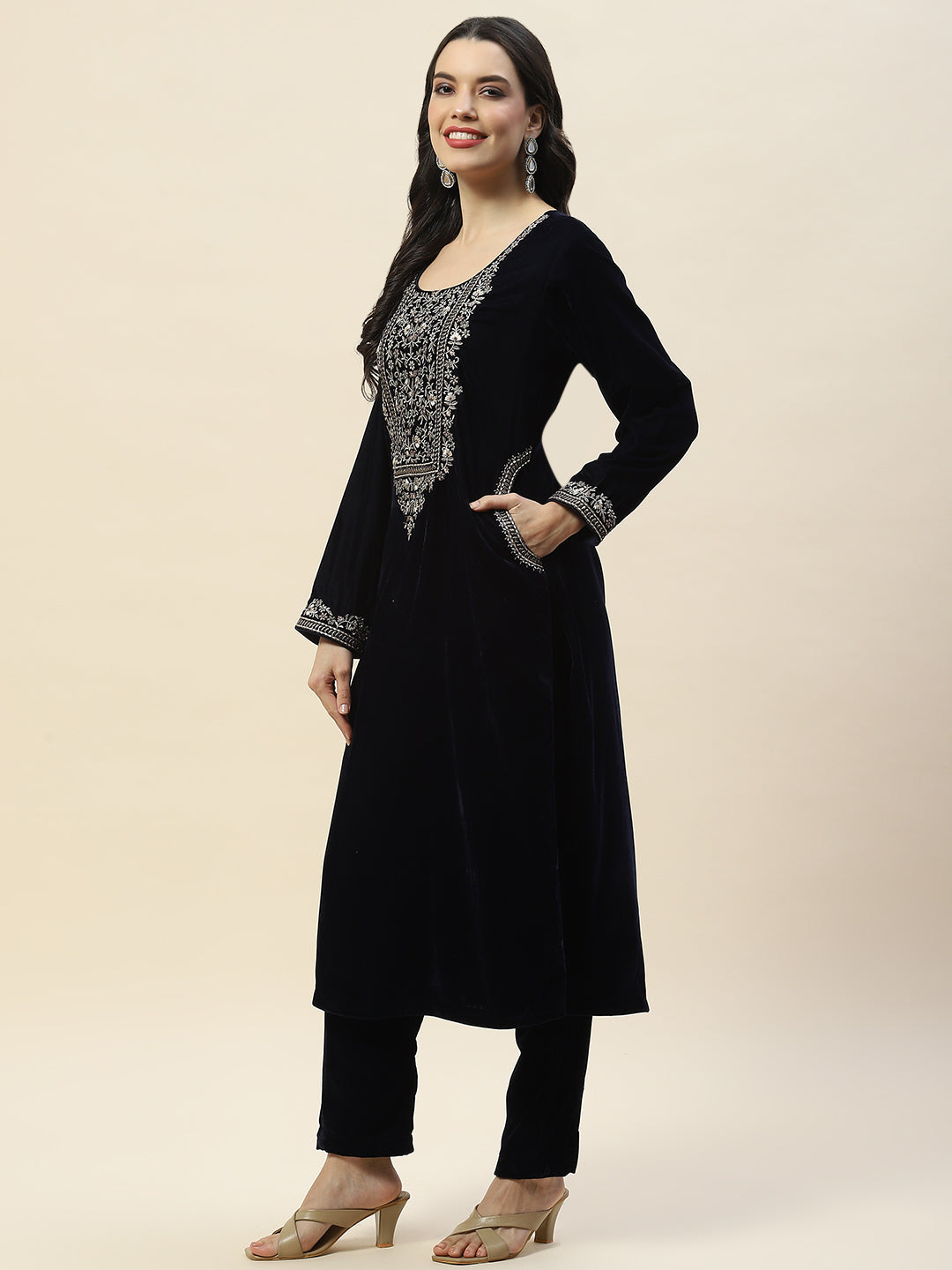Neck Embroidered Velvet Kurta With Pants