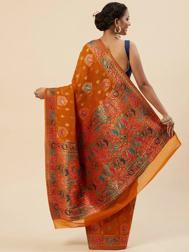Zari Border Booti Handloom Woven Saree