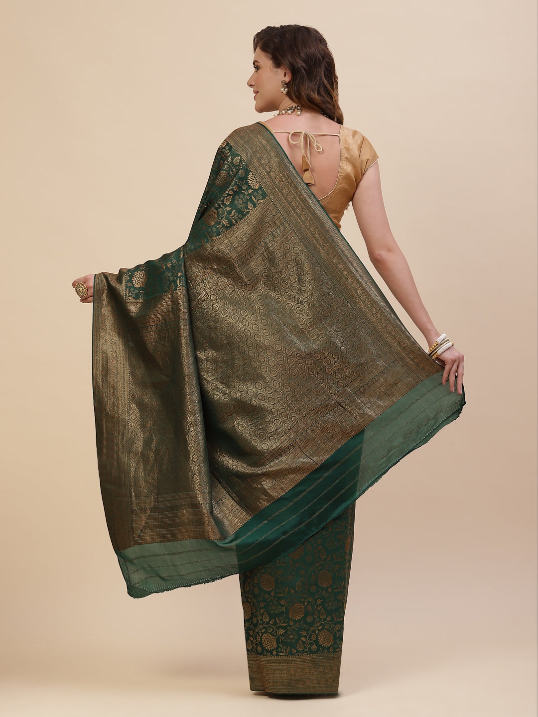 Antique Jaal Crepe Plain Saree