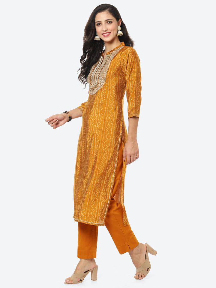 Zari Embroidered Bandhej Printed Muslin Kurti With Pant