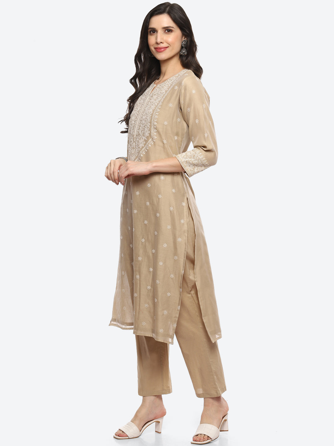Thread Embroidered Chanderi Kurta With Pant