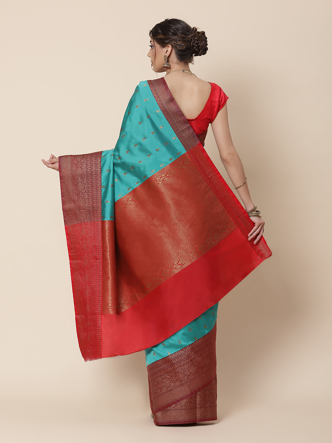 Zari Border Booti Cotton Woven Saree
