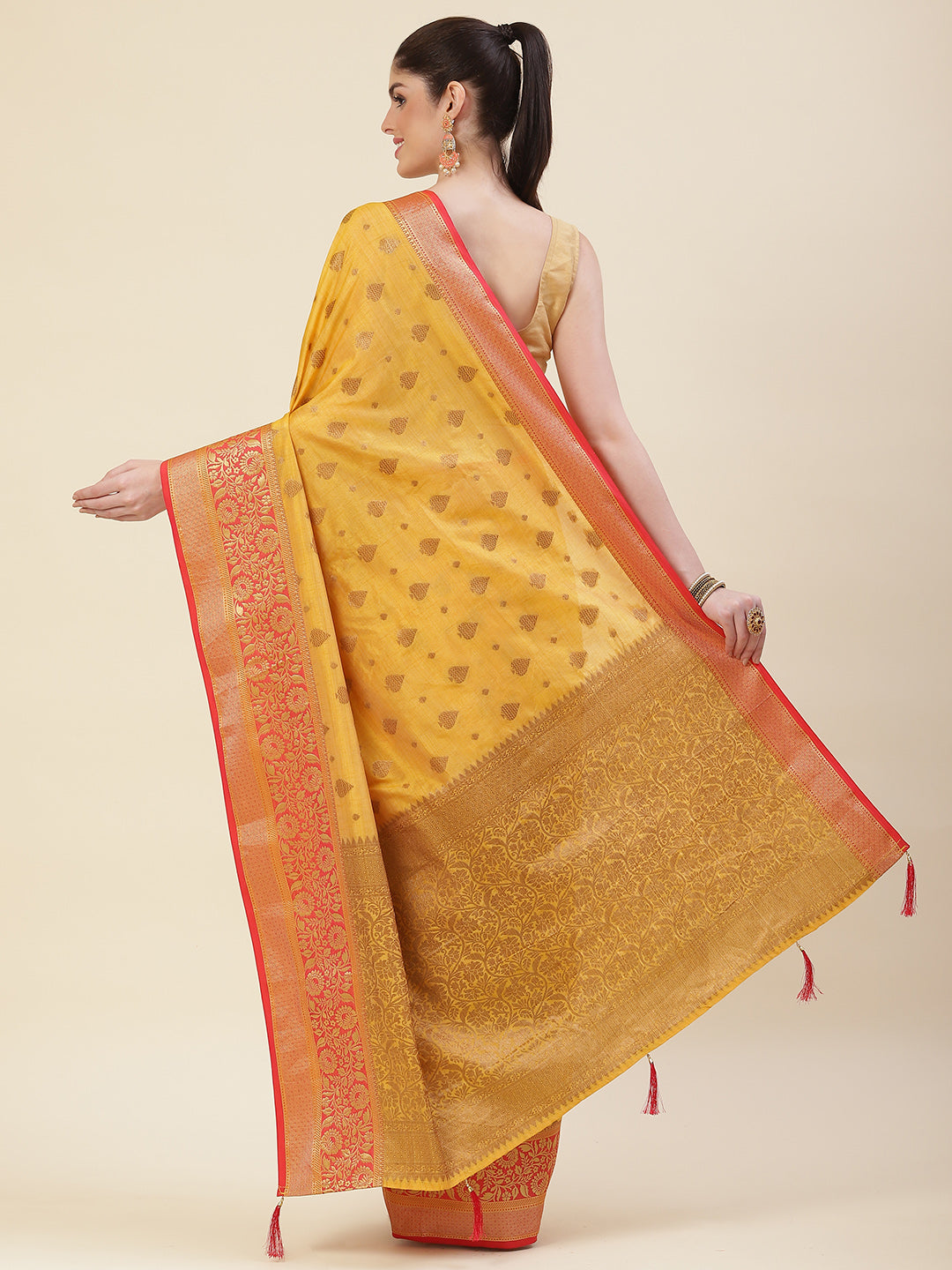 Zari Border Booti Handloom Woven Saree