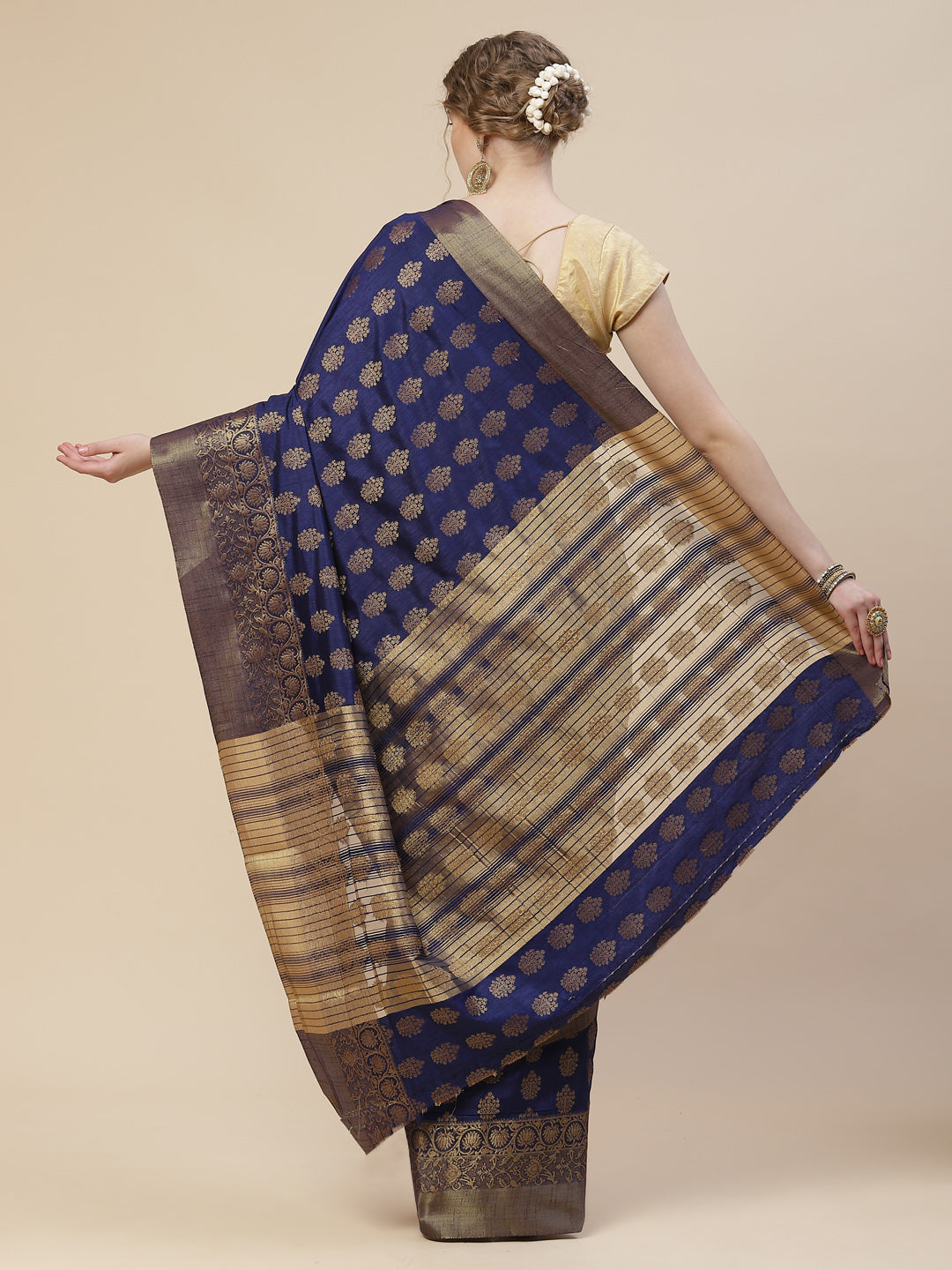 Zari Border Booti Art Handloom Woven Saree