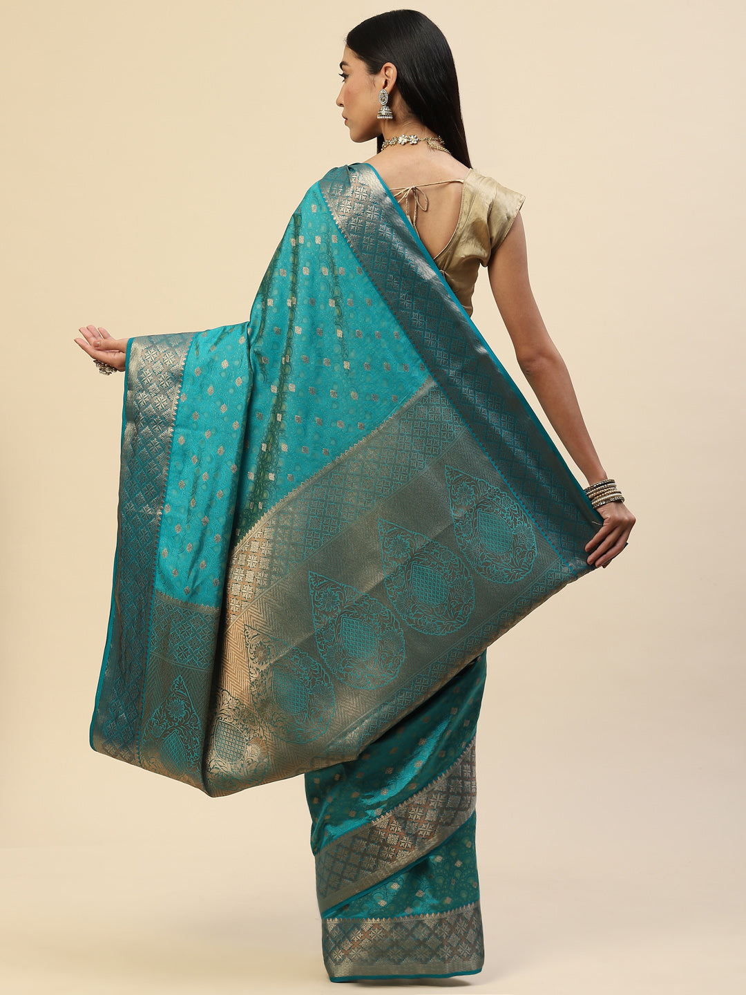Zari Border Booti Handloom Woven Saree
