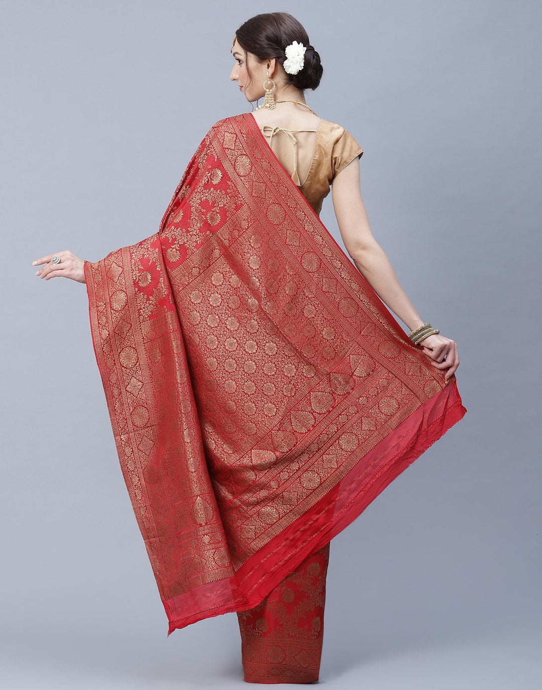 Elegant Crepe Saree With Beautiful Zari Jaal Weaves