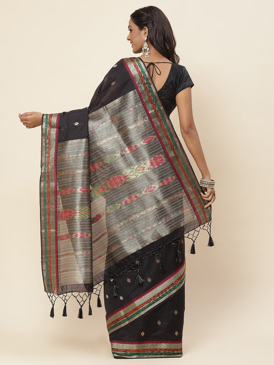 Zari Border Booti Woven Handloom Saree