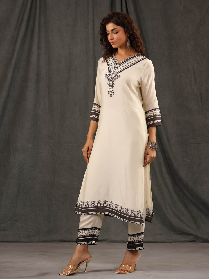 Neck Embroidered Muslin Kurta With Pants