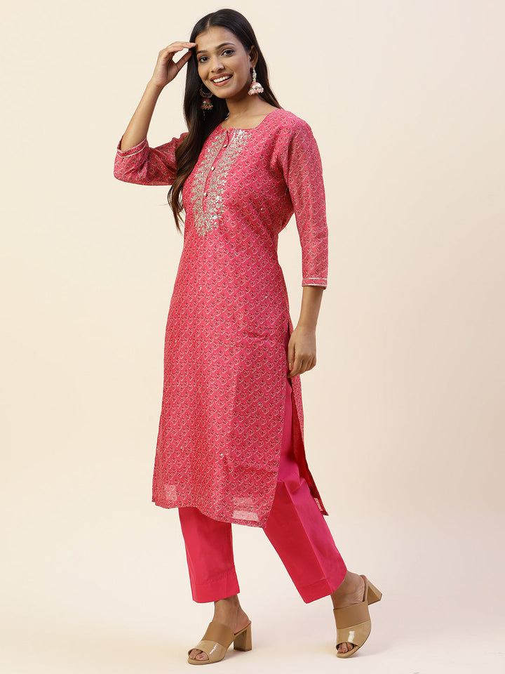 Printed &amp; Yoke Embroidered Chanderi Kurta With Pants