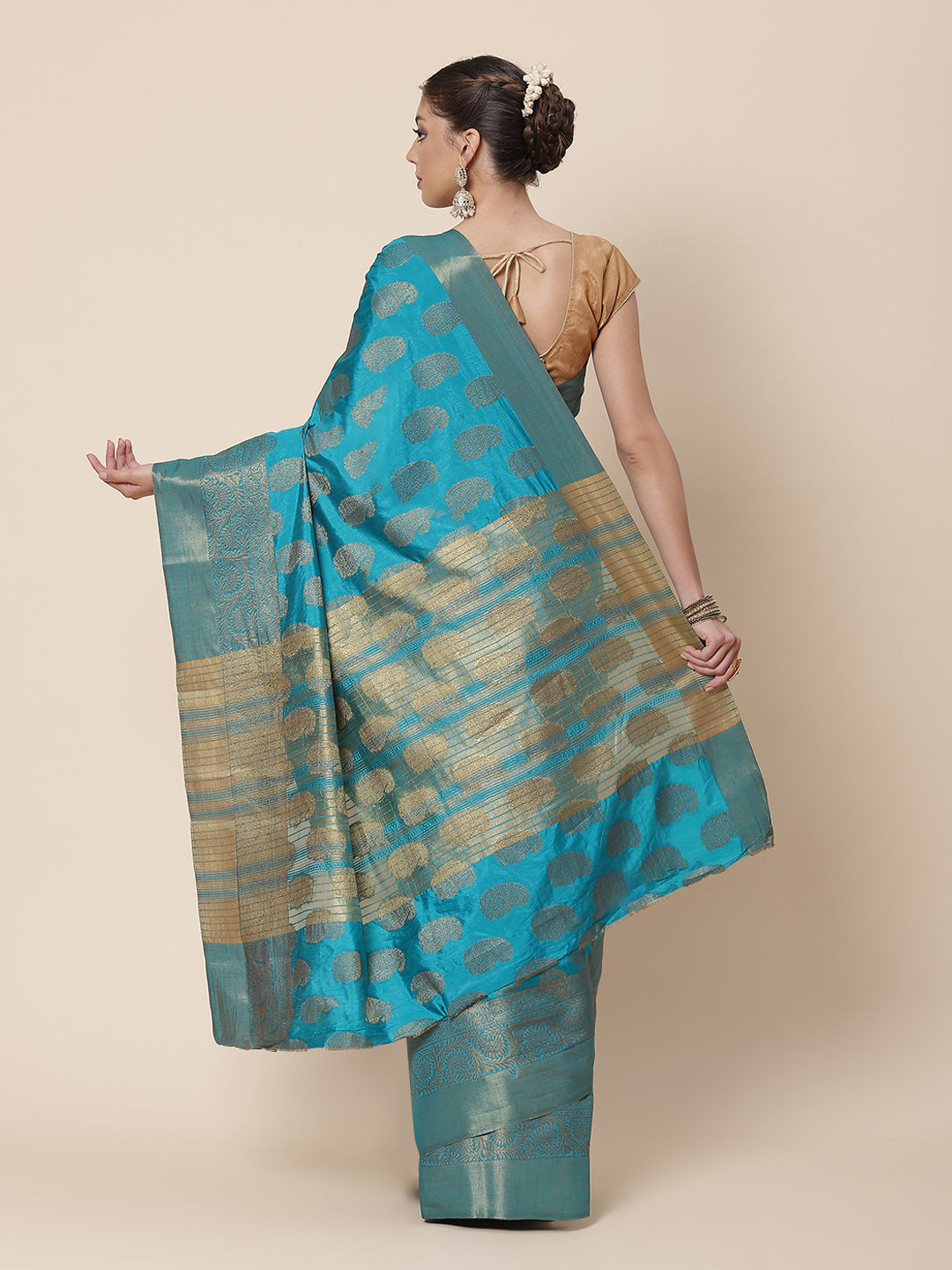 Zari Border Booti Art Handloom Woven Saree