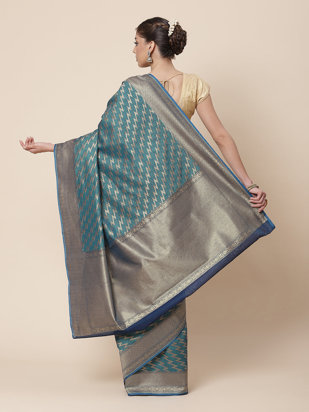 Zari Jaal Cotton Woven Saree