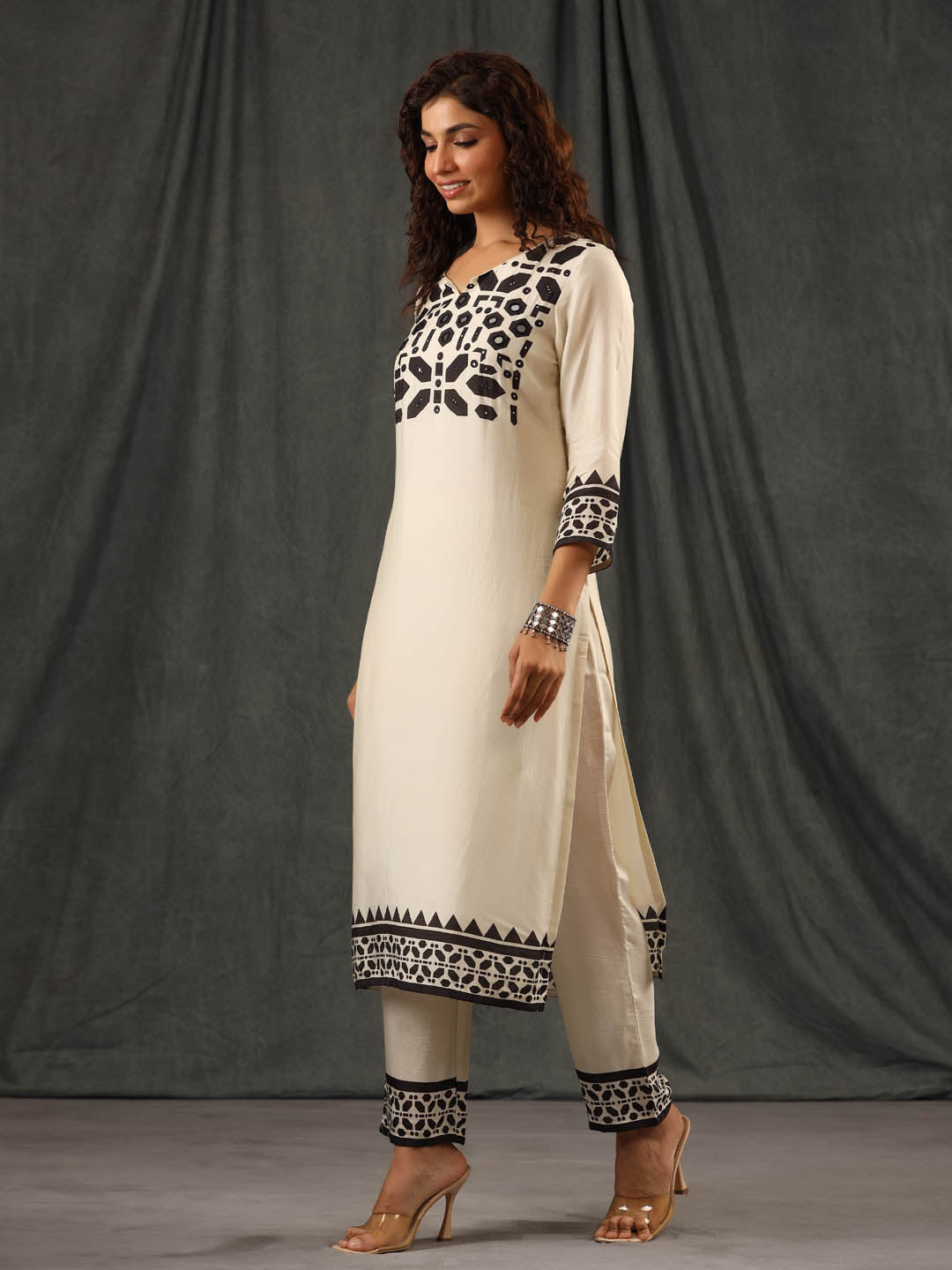 Neck Embroidered Muslin Kurta With Pants