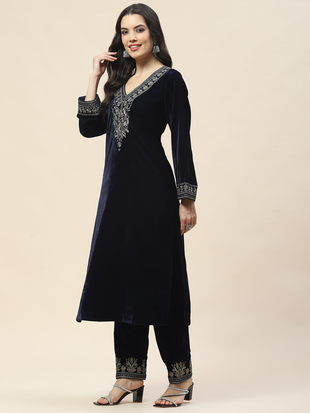 Neck Embroidered Velvet Kurta With Pants