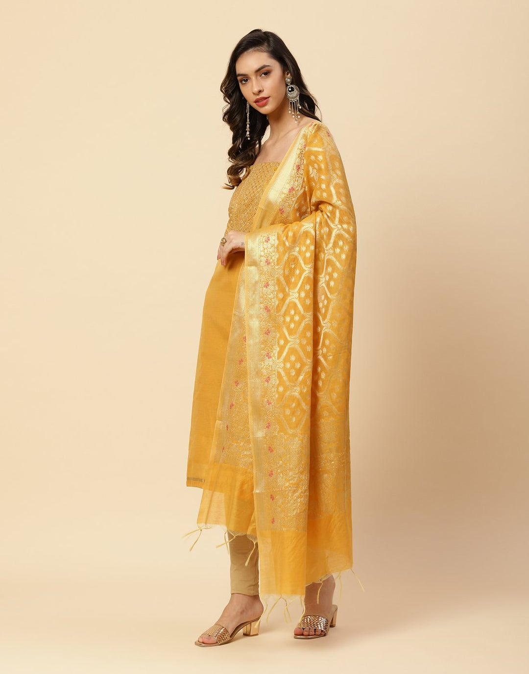 Embroidered Art Georgette Suit Piece With Chiffon Dupatta