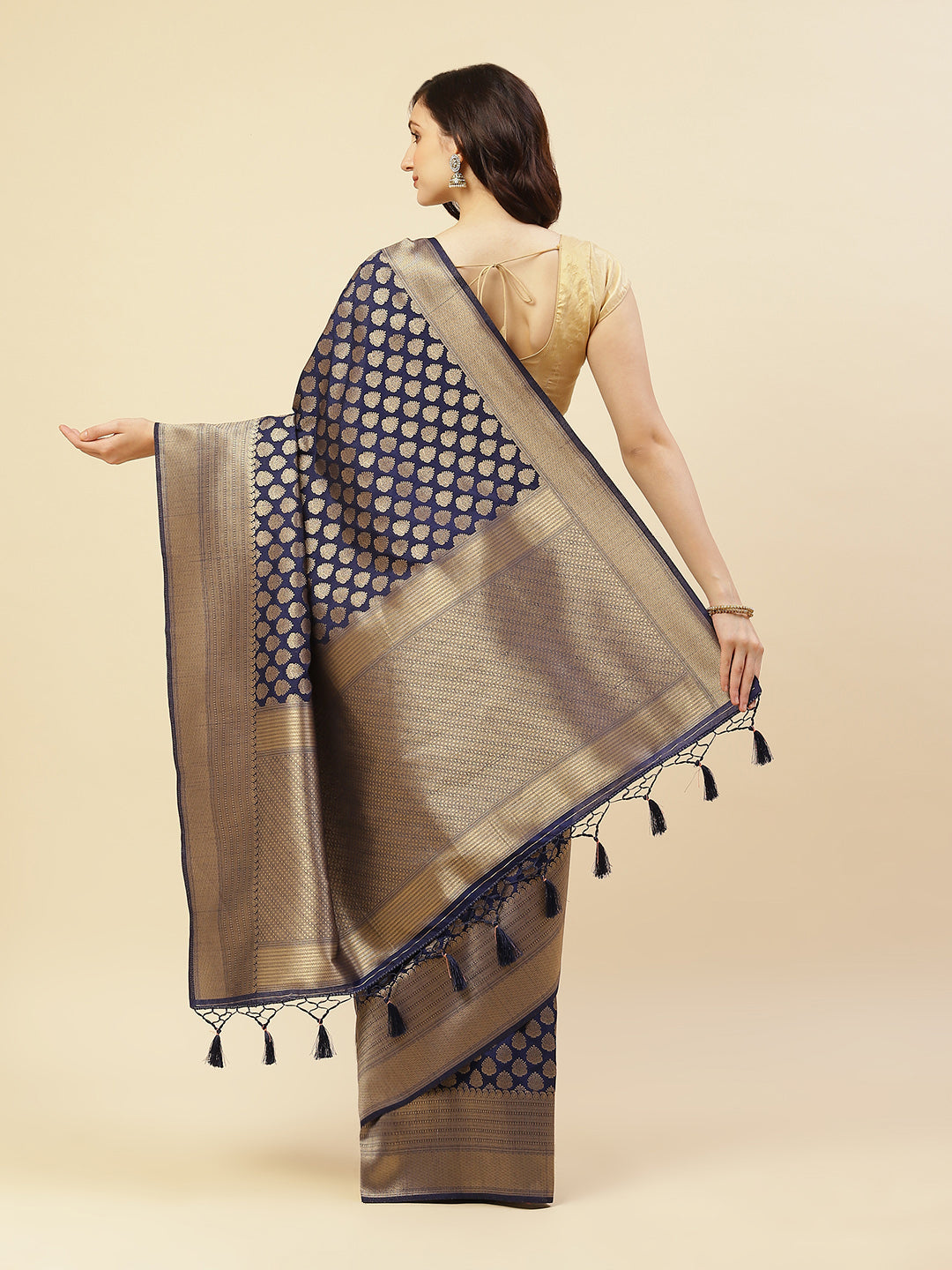 Zari Booti Border Woven Art Handloom Saree