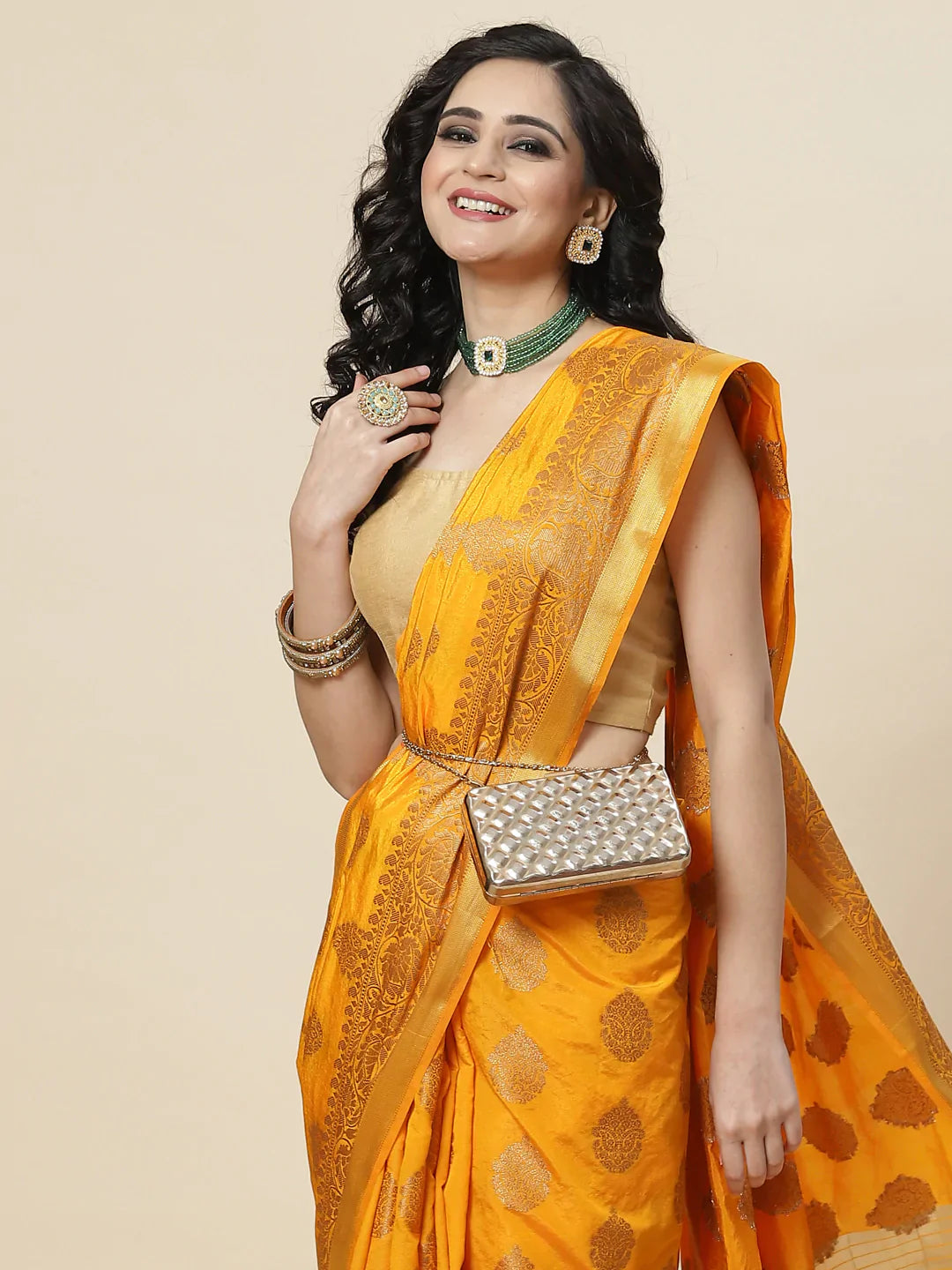 Zari Border Booti Handloom Woven Saree