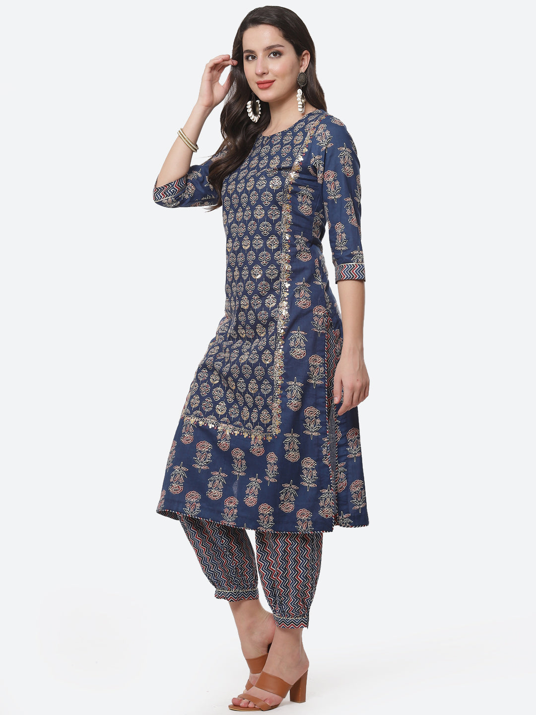 Booti Sequence Cotton Kurti With Afghani Pant