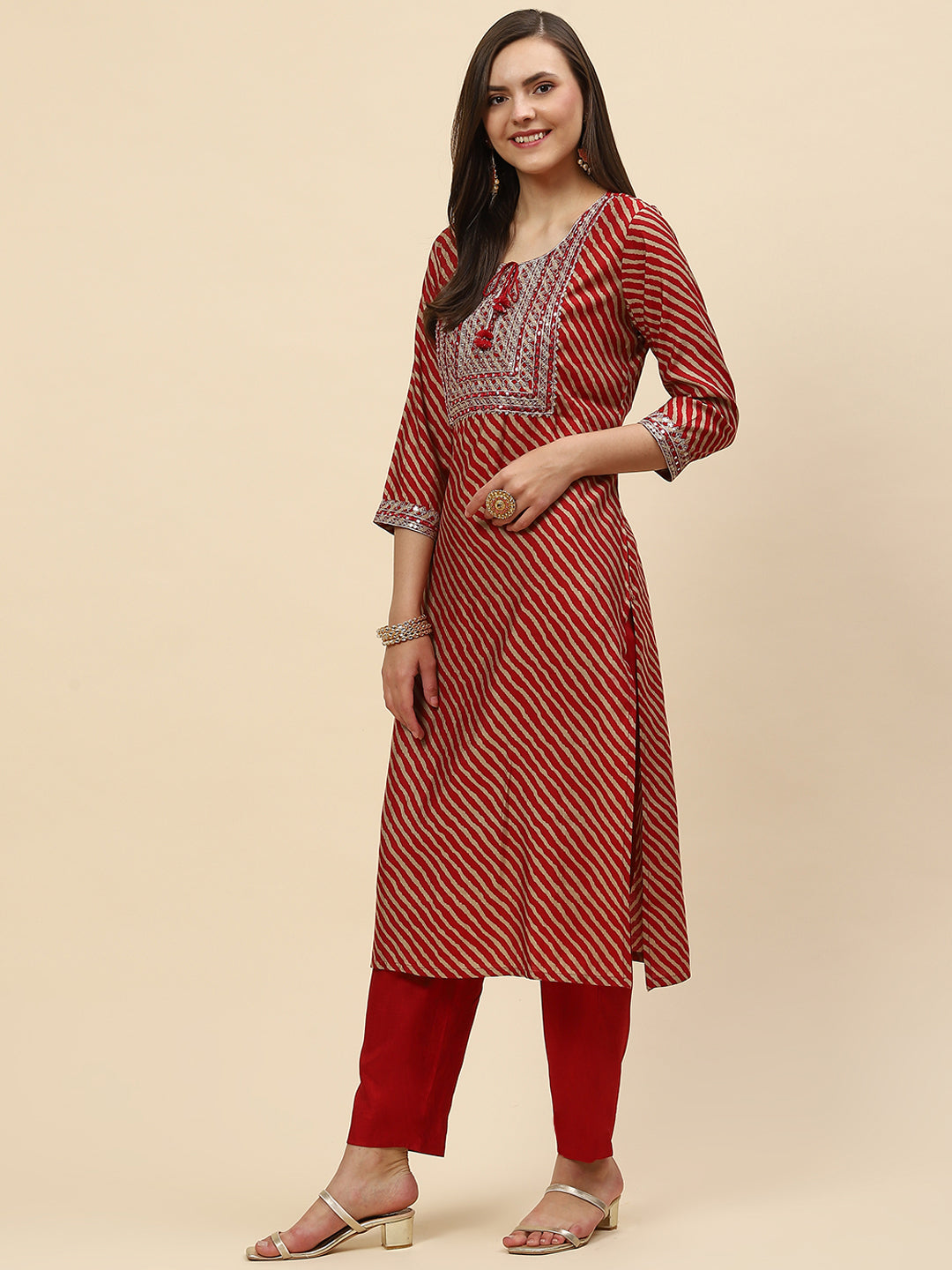 Neck Embroidered &amp; Lehriya Muslin Kurta With Pants