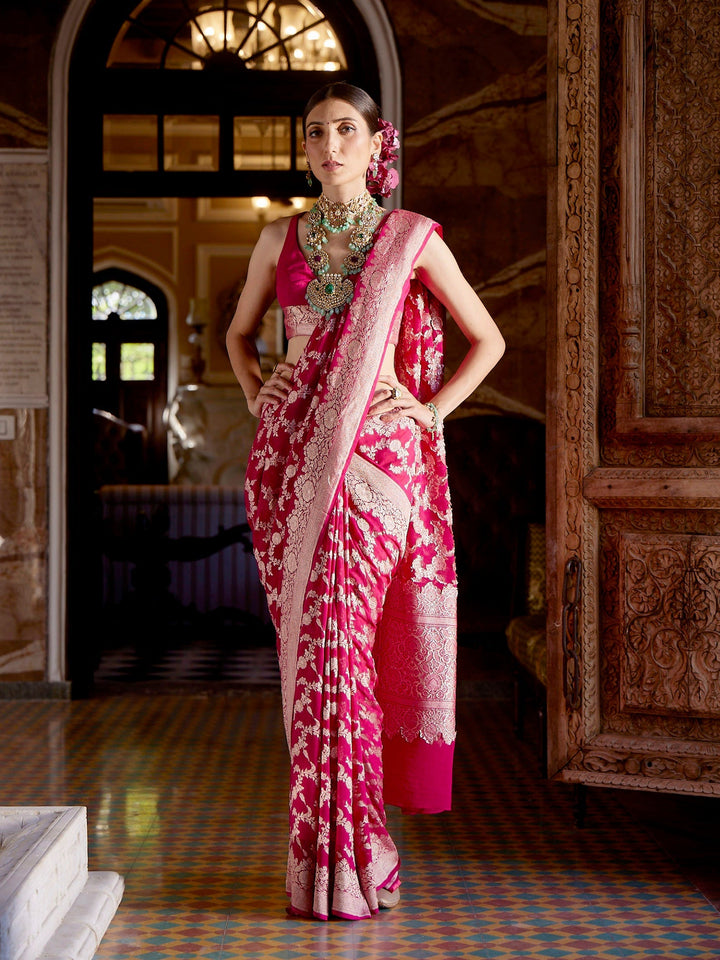 Floral Golden Jaal Georgette Plain Saree