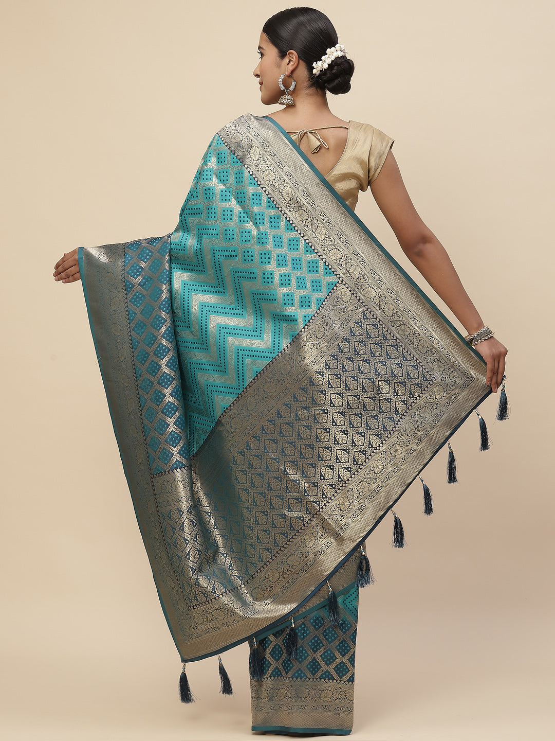 Zari Jaal Handloom Woven Saree