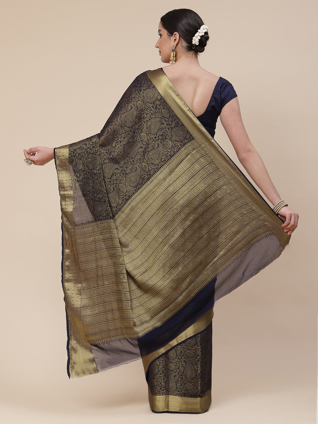 Light Brocade Georgette Plain Saree