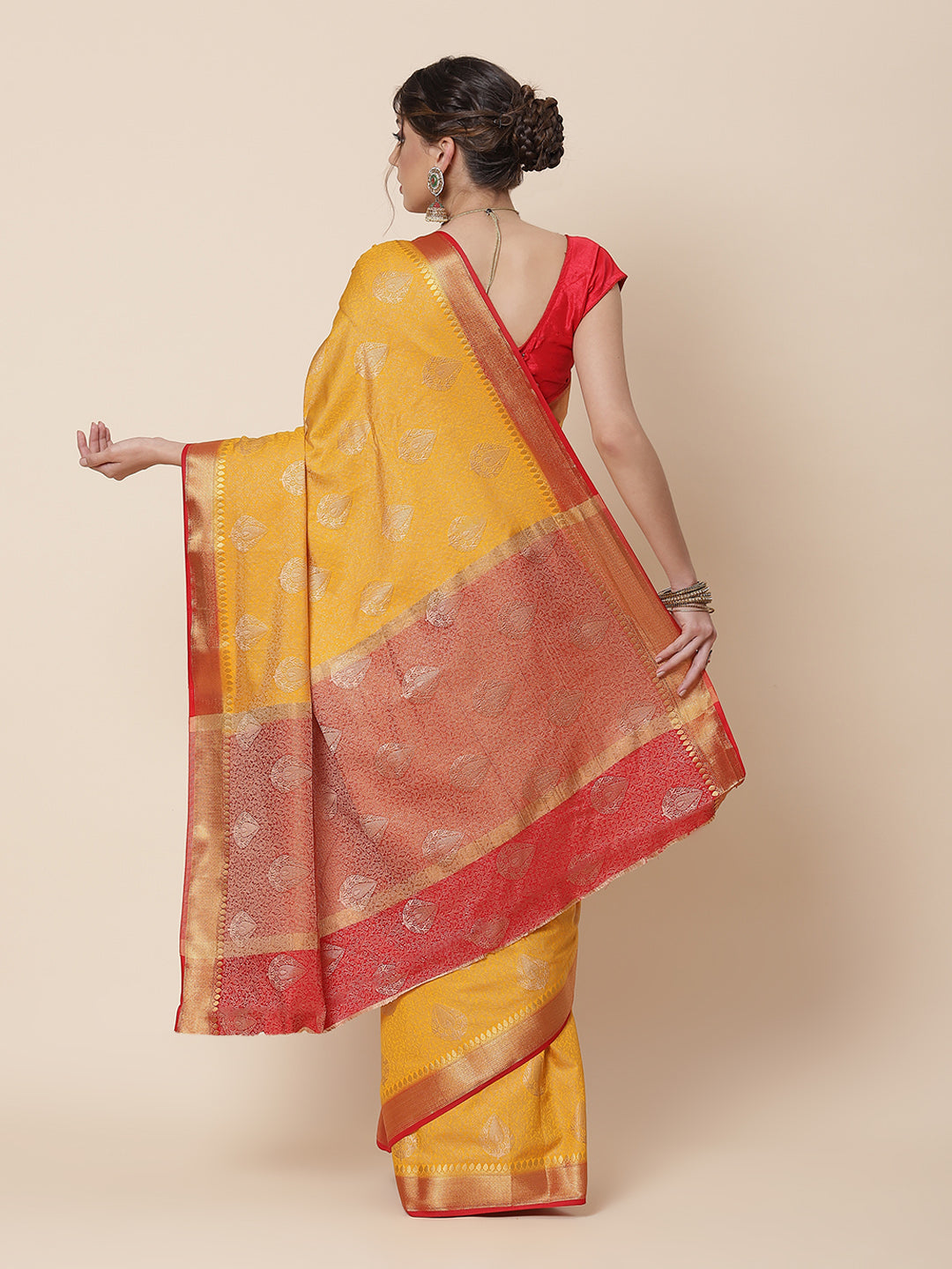 Zari Border Booti Art Handloom Woven Saree