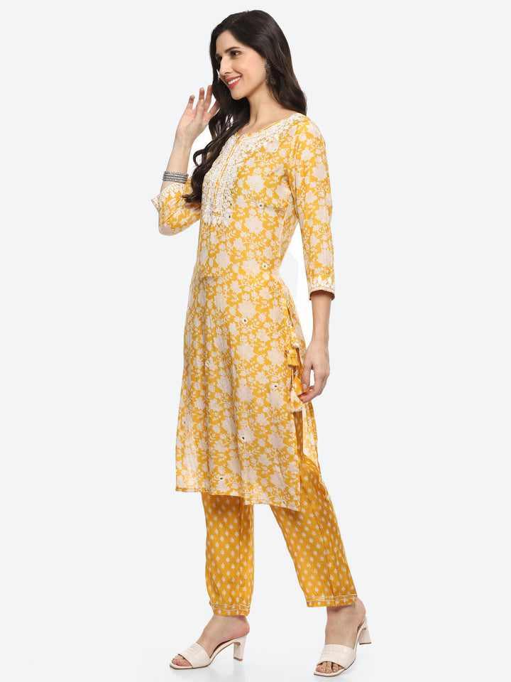 Resham Mirror Yoke Printed Muslin Kurta With Pant