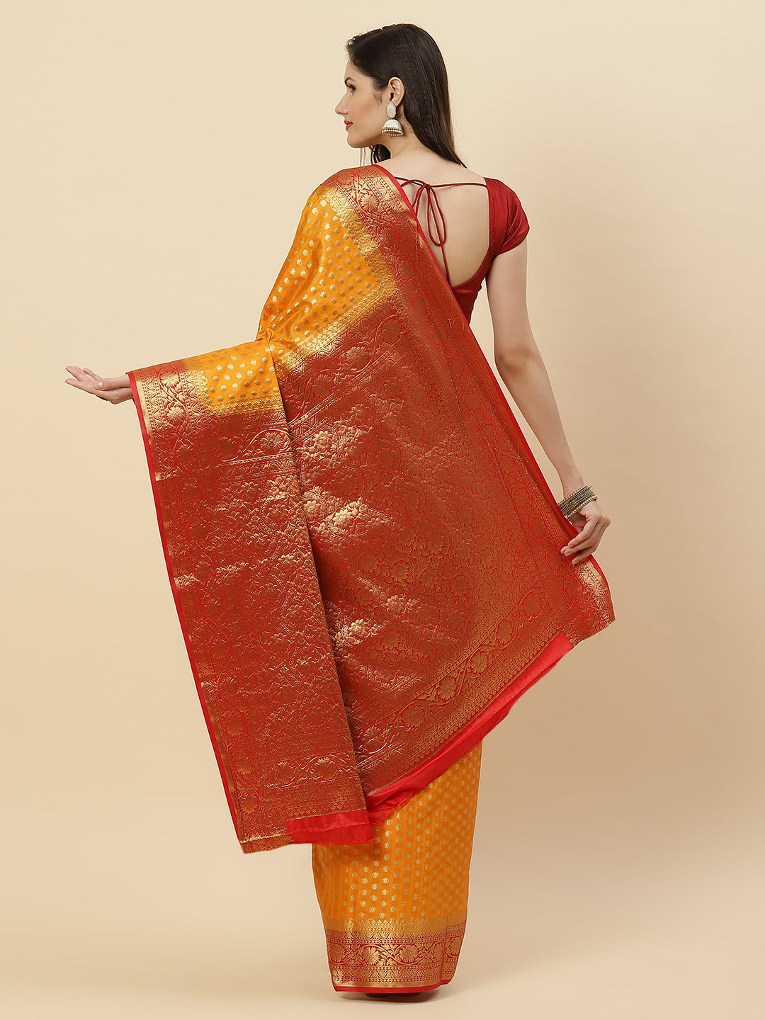 Zari Border Booti Art Handloom Woven Saree